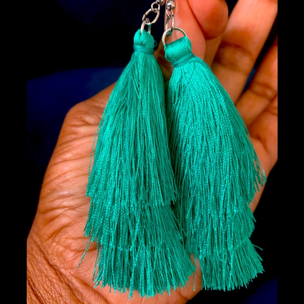 🧚🏾‍♂️Teal Tassel Earrings🧚🏾‍♂️
